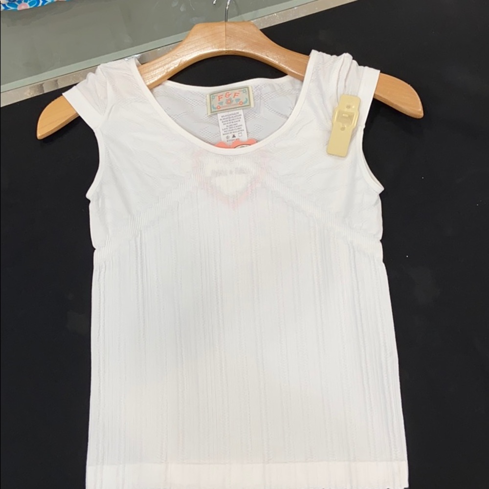 A Stretchable White Blouse